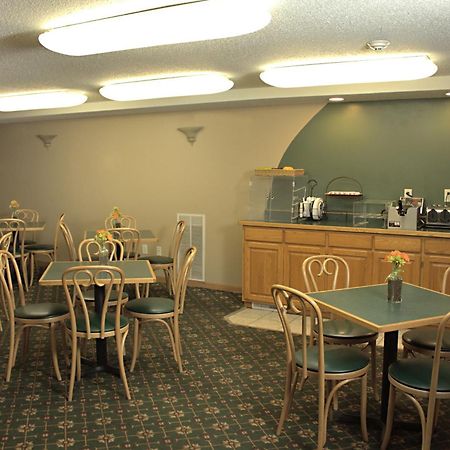 Americas Best Value Inn Annandale Экстерьер фото