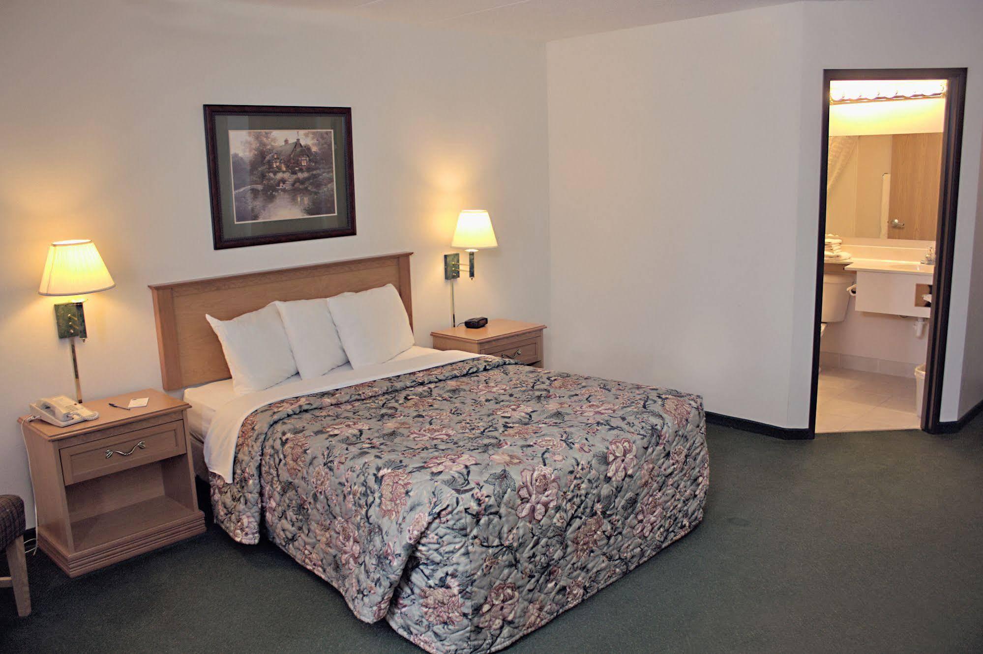 Americas Best Value Inn Annandale Экстерьер фото