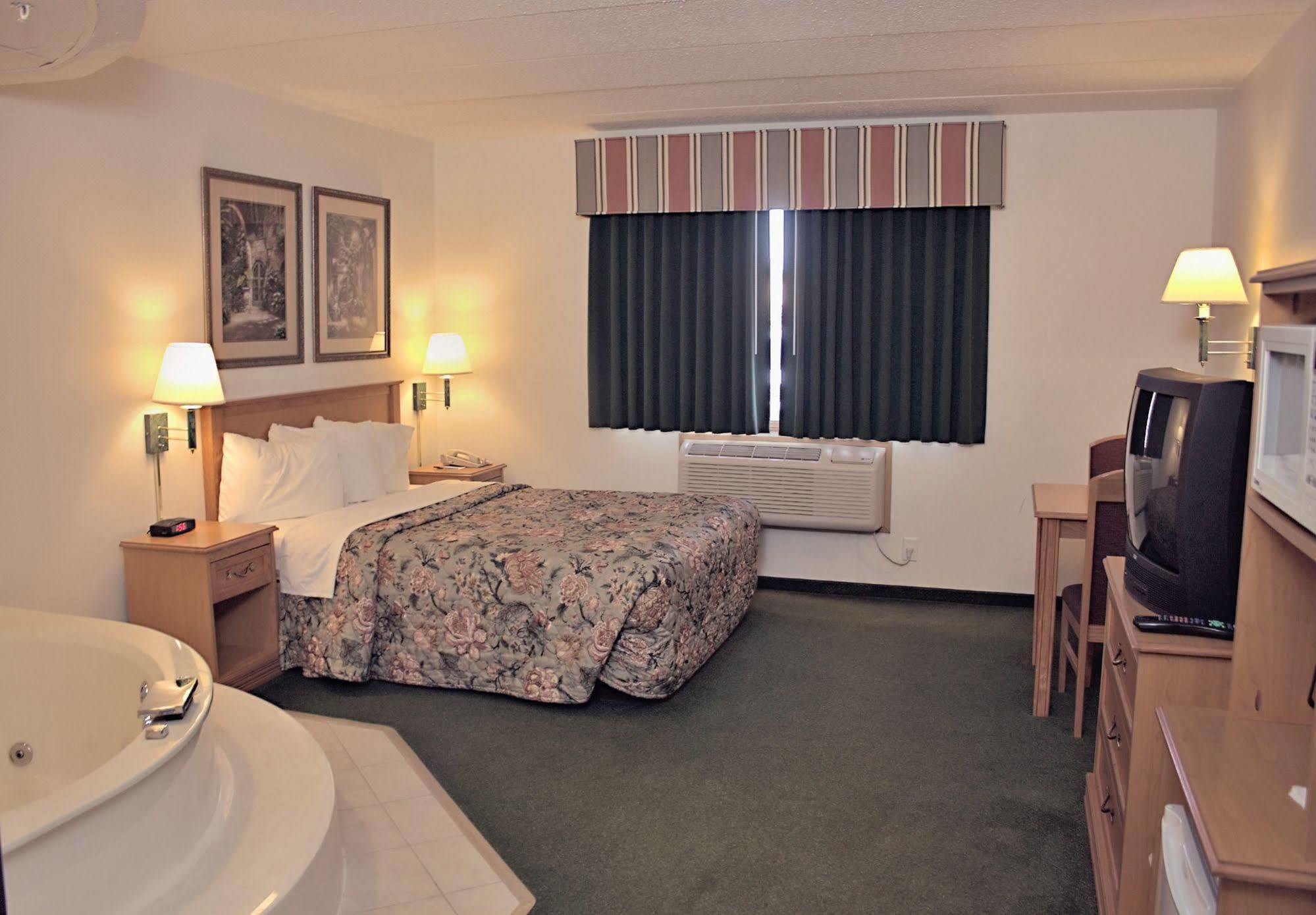 Americas Best Value Inn Annandale Экстерьер фото