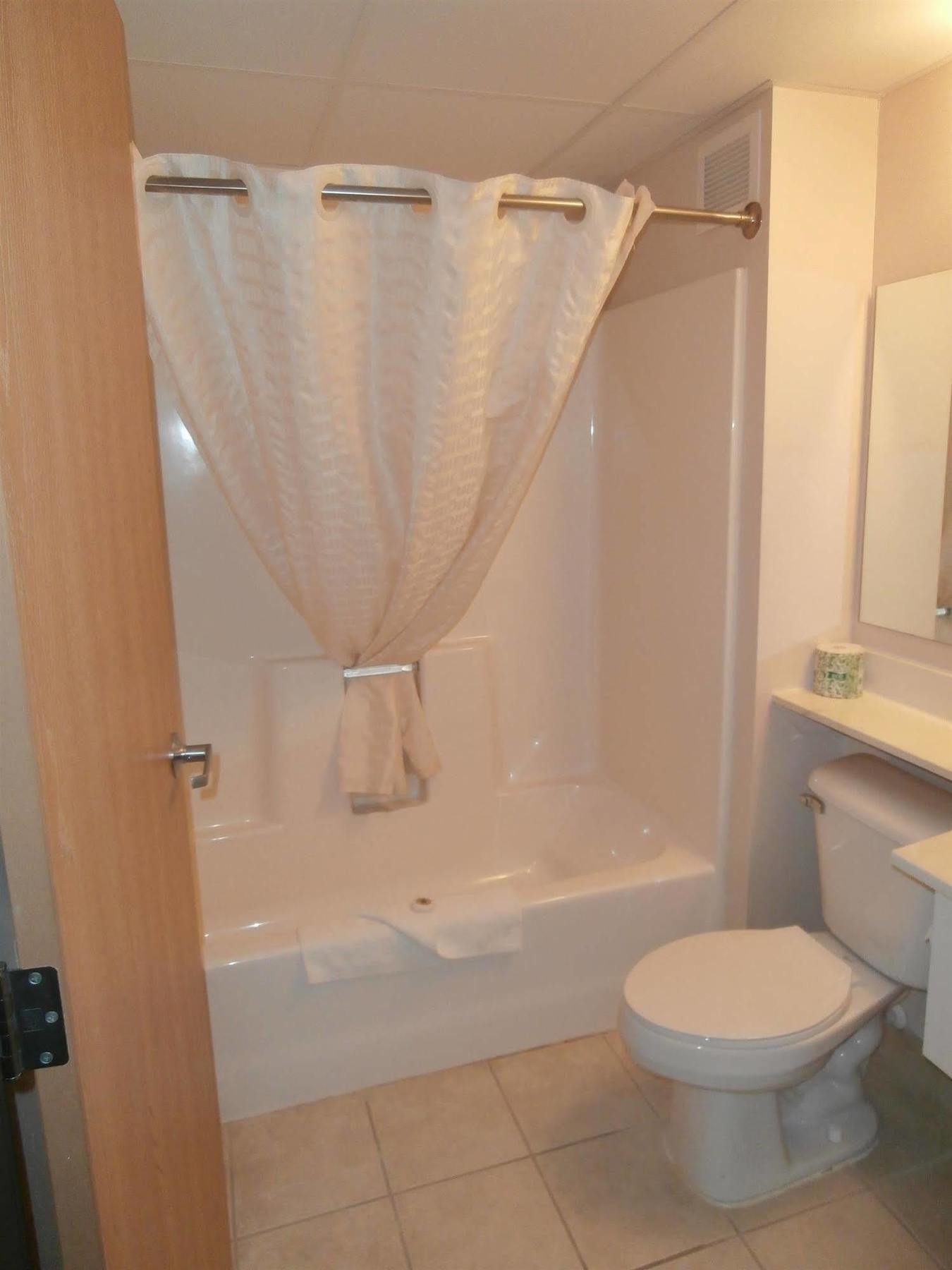 Americas Best Value Inn Annandale Экстерьер фото
